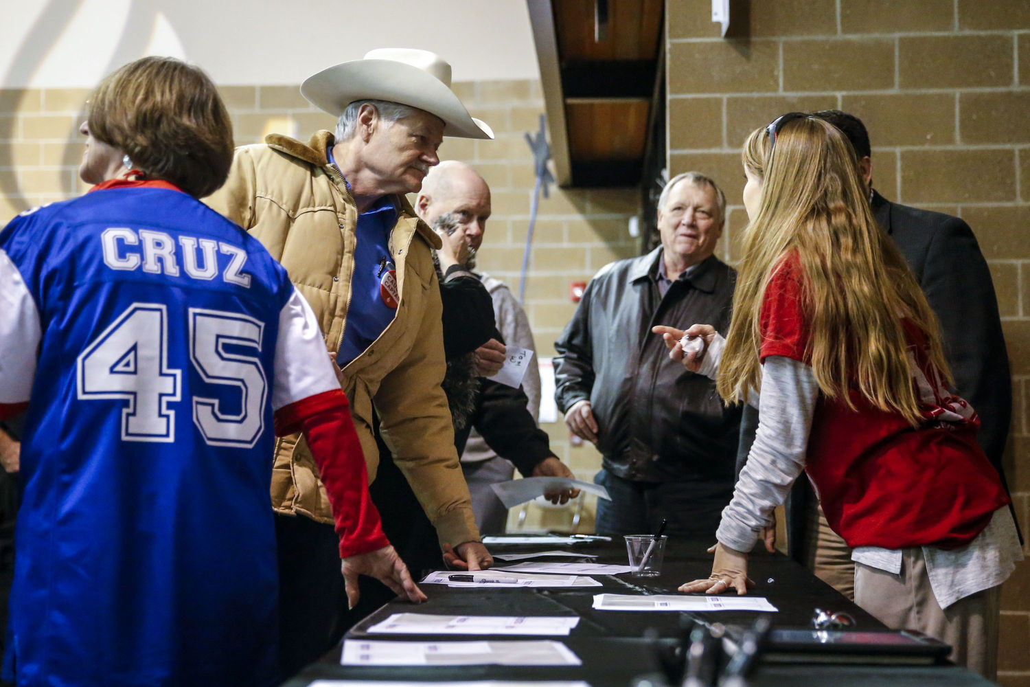 IOWA CAUCUS 2016 - LATE